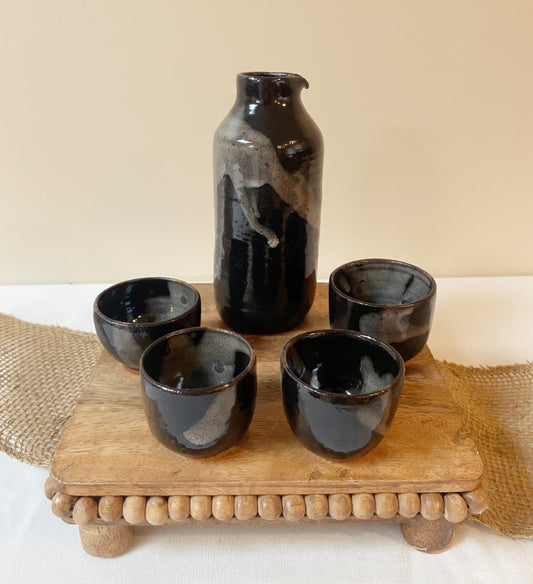 White Noise sake set